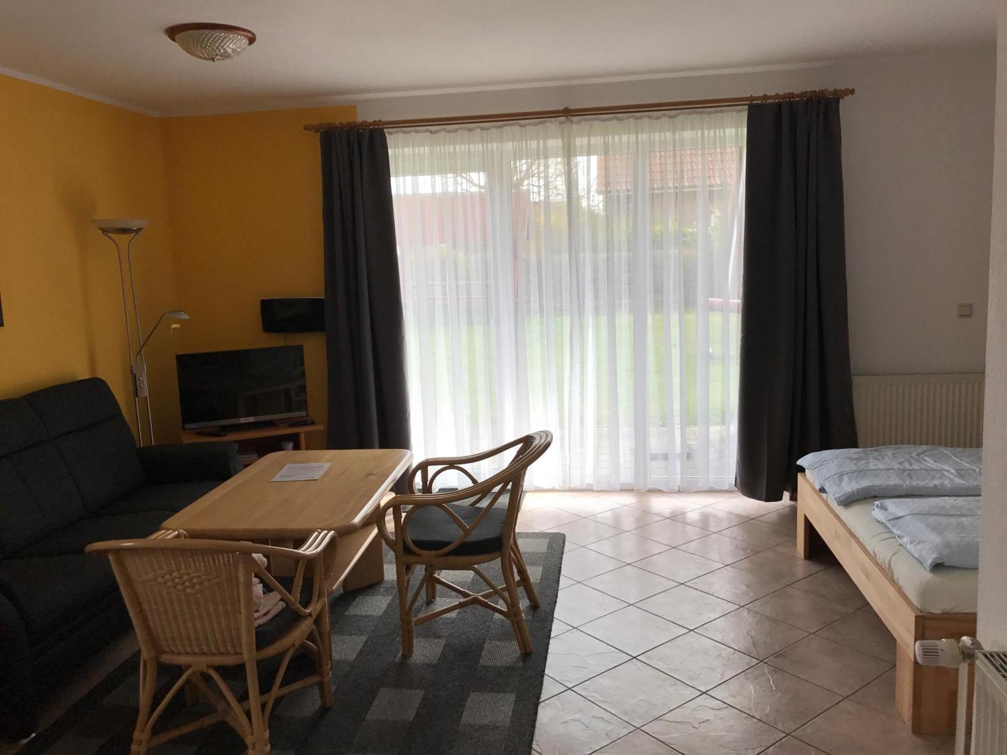 Ferienwohnungen Wiek, Haus Luv & Lee Wiek auf Ruegen Exterior photo
