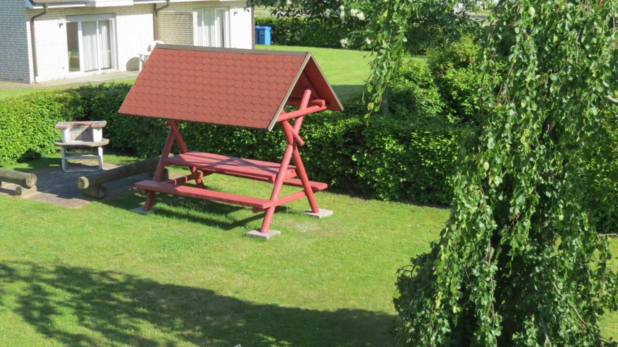 Ferienwohnungen Wiek, Haus Luv & Lee Wiek auf Ruegen Exterior photo