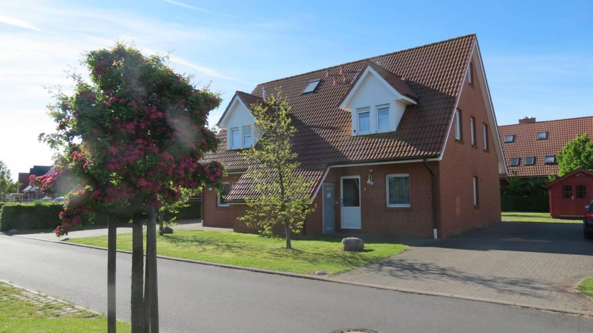 Ferienwohnungen Wiek, Haus Luv & Lee Wiek auf Ruegen Exterior photo