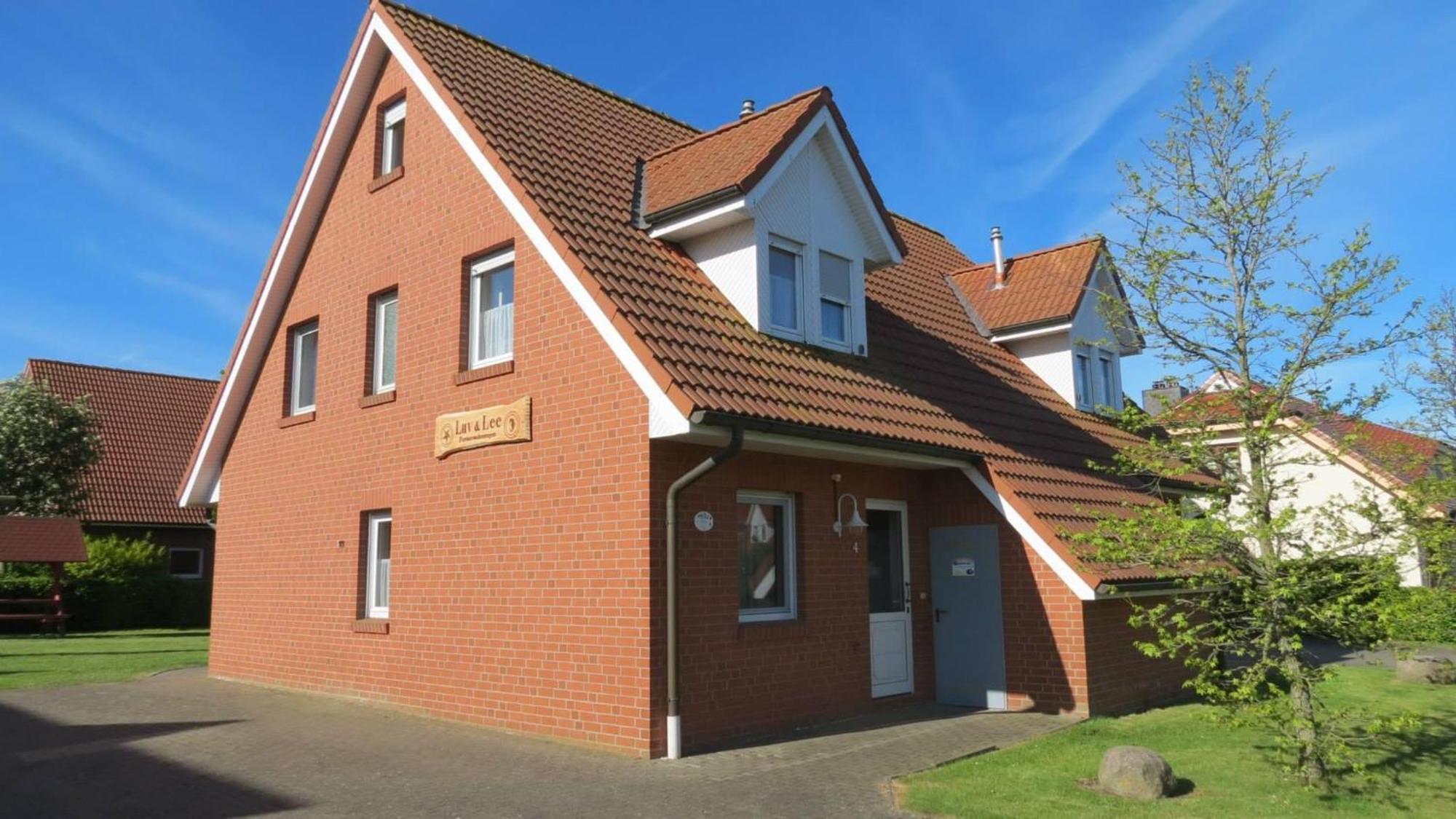 Ferienwohnungen Wiek, Haus Luv & Lee Wiek auf Ruegen Exterior photo
