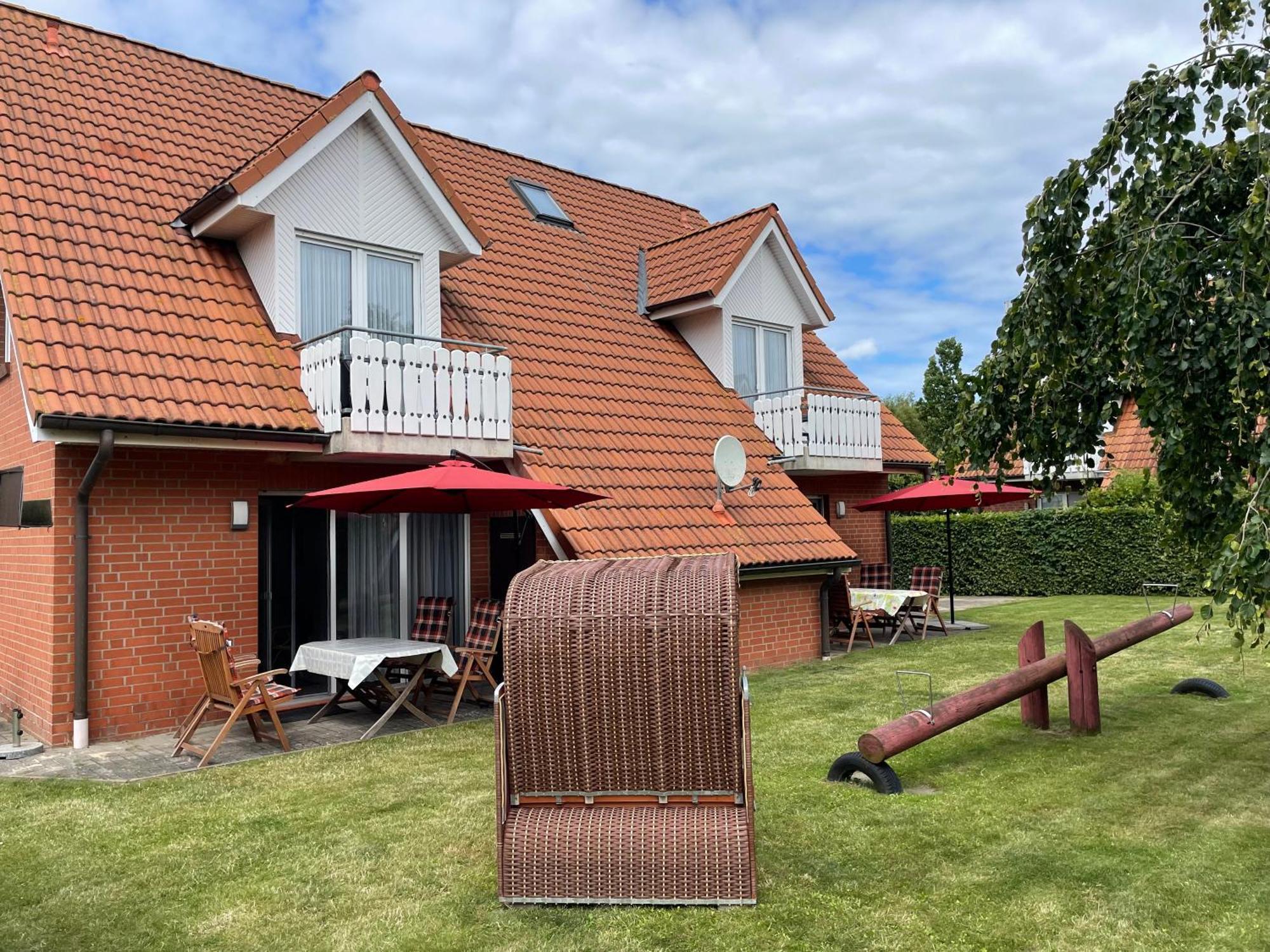 Ferienwohnungen Wiek, Haus Luv & Lee Wiek auf Ruegen Exterior photo