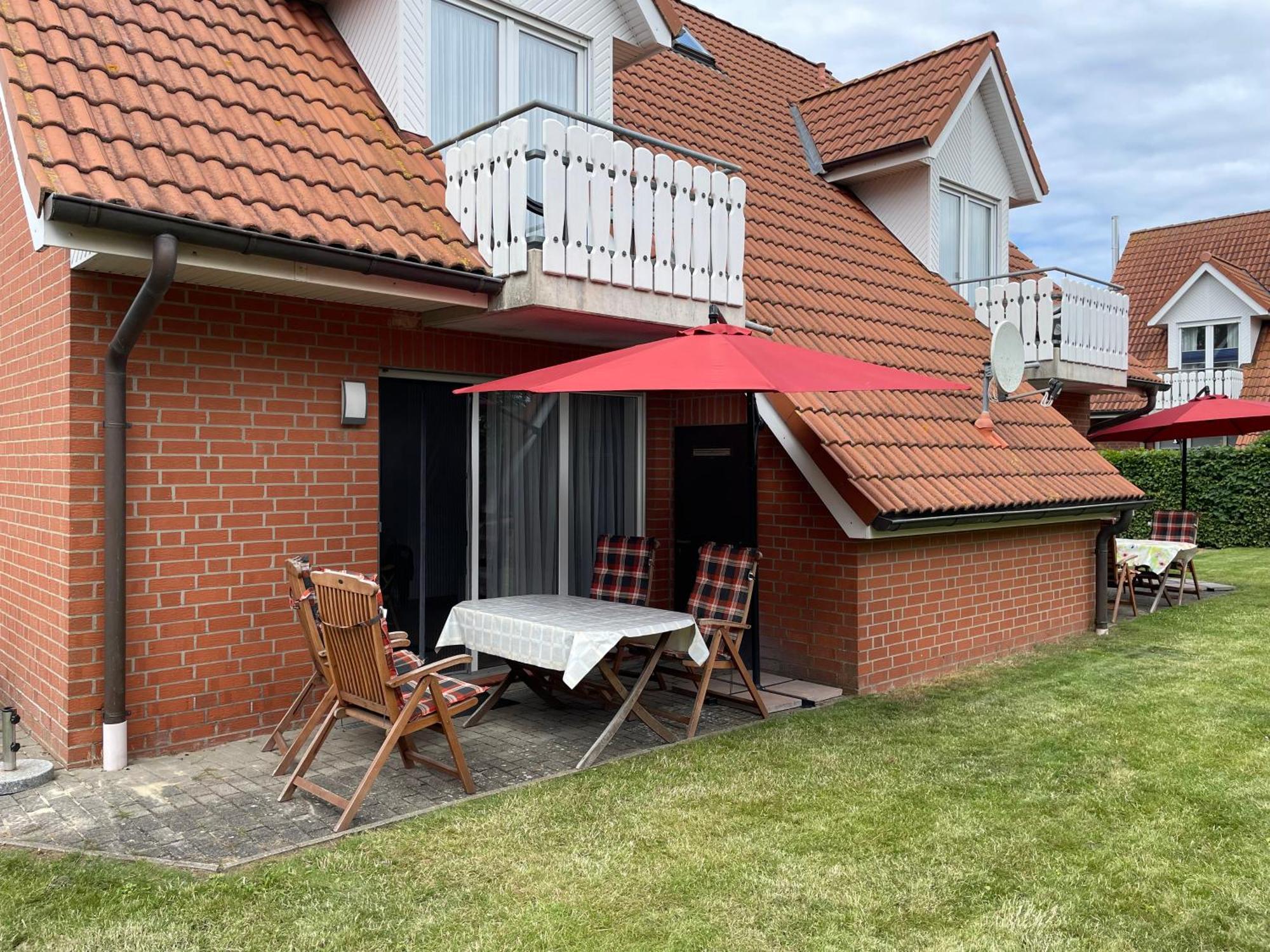 Ferienwohnungen Wiek, Haus Luv & Lee Wiek auf Ruegen Exterior photo