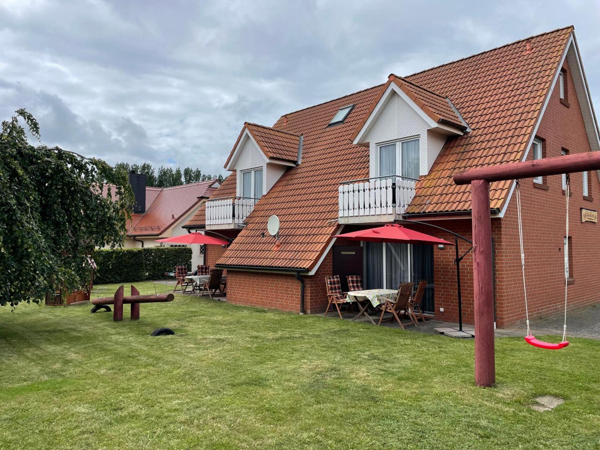 Ferienwohnungen Wiek, Haus Luv & Lee Wiek auf Ruegen Exterior photo